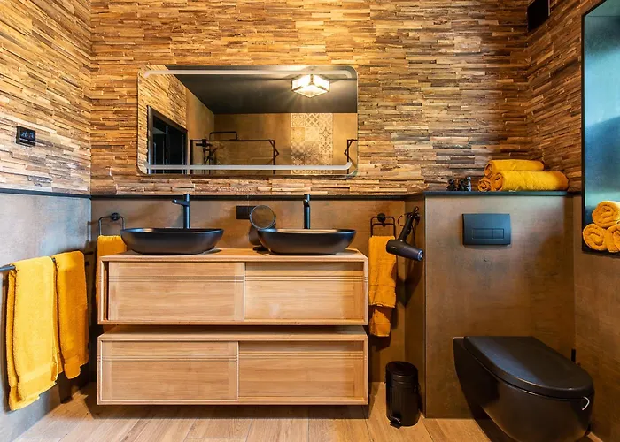 Einzigartige Traumwohnung Mit Whirlpool & Sauna Bietet Luxus Und Erholung